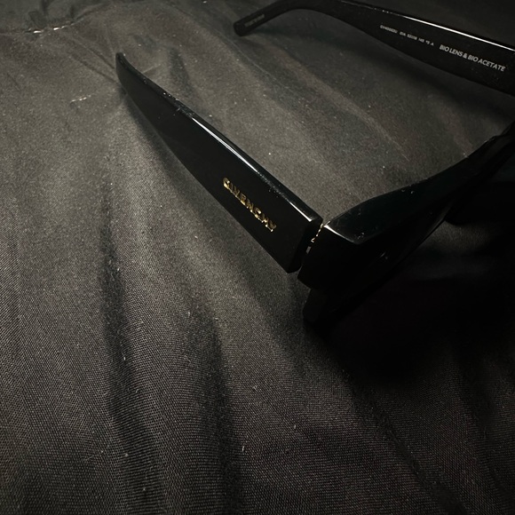 Givenchy Sunglasses - Picture 3 of 7